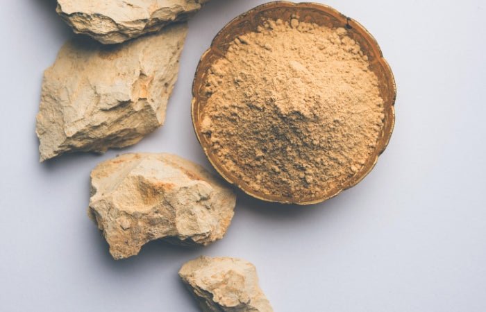 Exploring the Benefits of Applying Multani Mitti on Face - Brown Living™