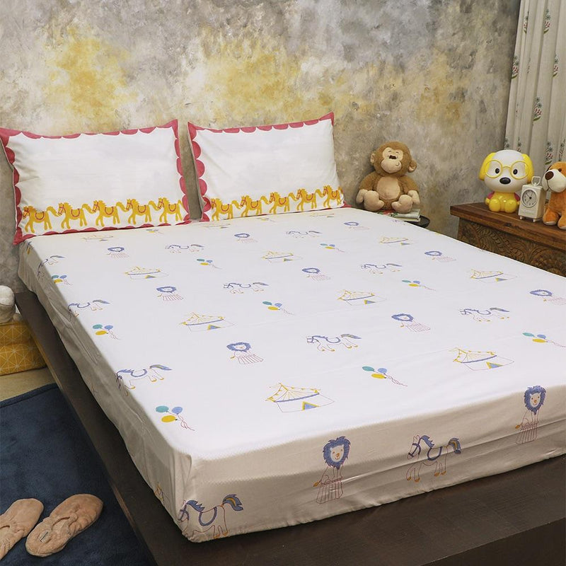 Buy Bed Set - I Am Going To The Circus - Pink | Shop Verified Sustainable Bed Linens on Brown Living™