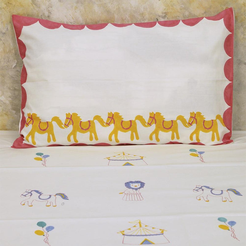 Buy Bed Set - I Am Going To The Circus - Pink | Shop Verified Sustainable Bed Linens on Brown Living™