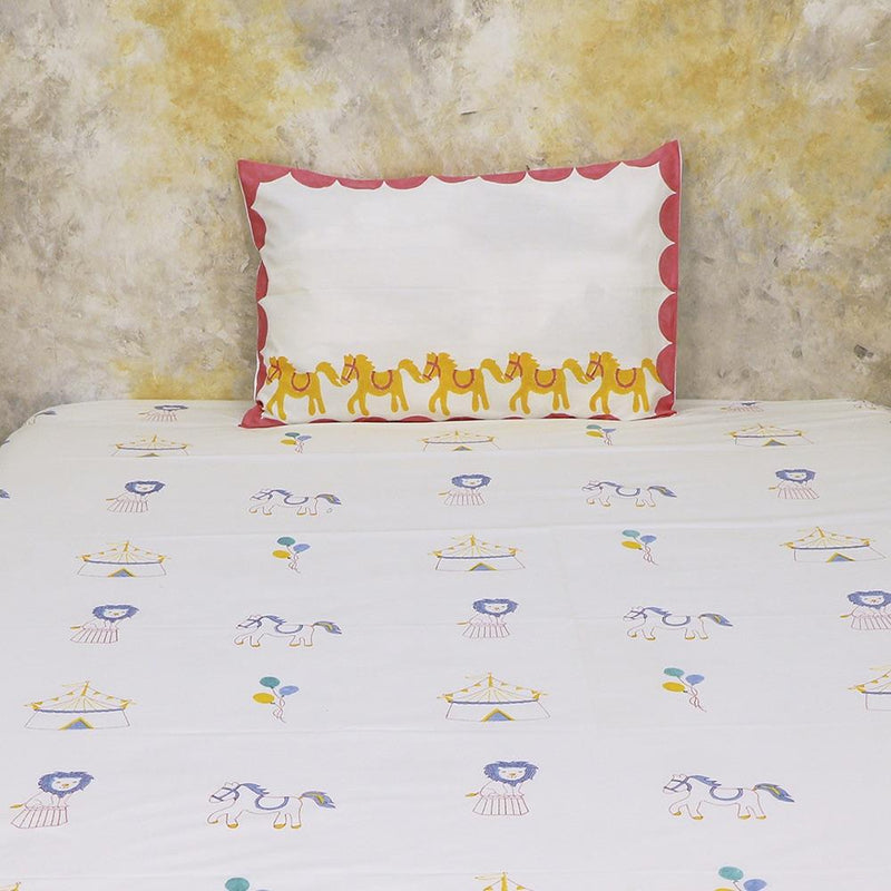 Buy Bed Set - I Am Going To The Circus - Pink | Shop Verified Sustainable Bed Linens on Brown Living™