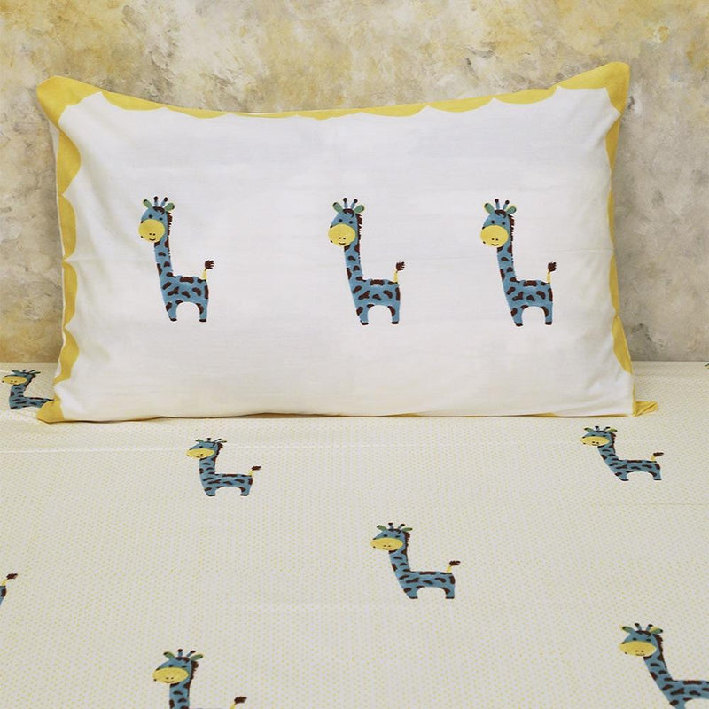 Buy Bed Set - My Best Friend Gira The Giraffe - Teal | Shop Verified Sustainable Bed Linens on Brown Living™