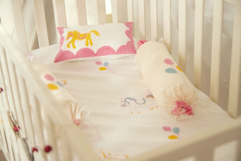 Buy Cot Bedding Set - I Am Going To The Circus - Pink | Shop Verified Sustainable Bed Linens on Brown Living™