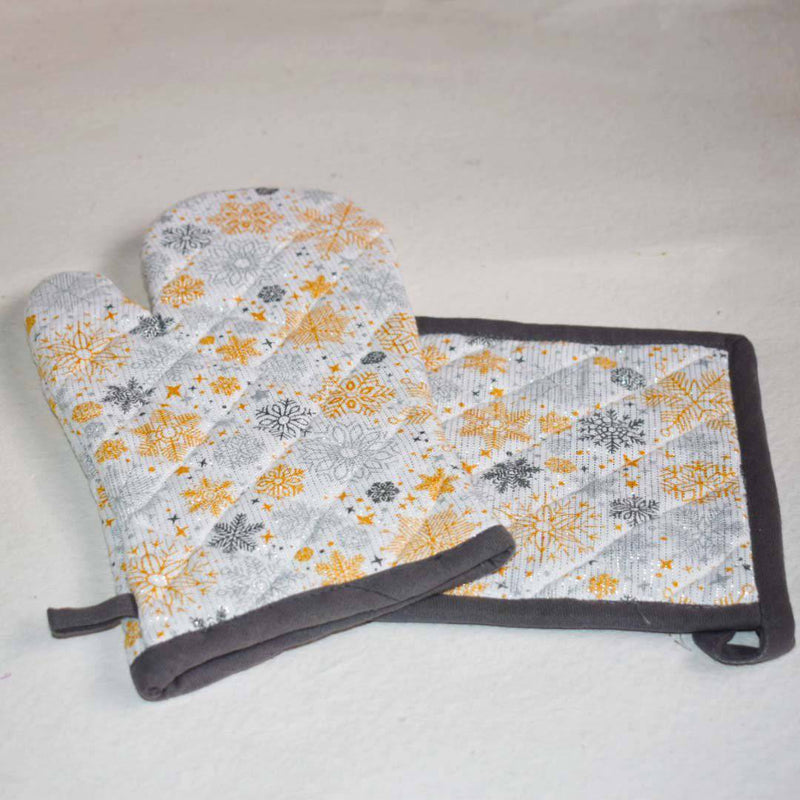 Buy Cotton Oven Mitts & Pot Holder Set | Shop Verified Sustainable Kitchen Linens on Brown Living™