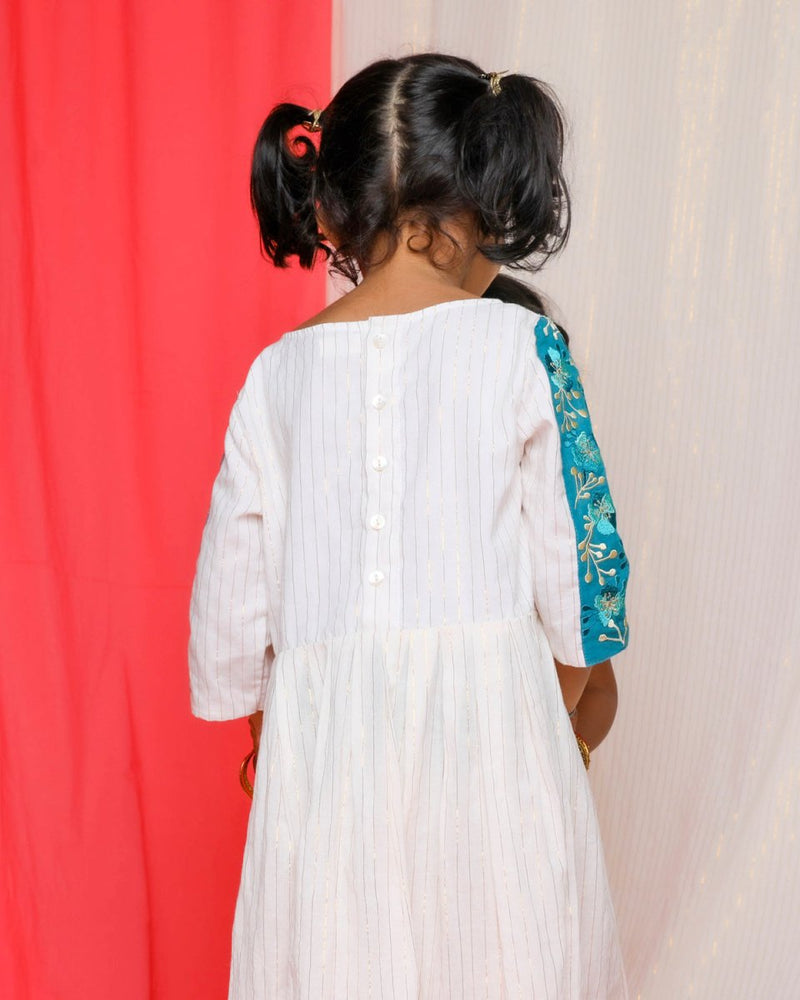 Buy Juui Embroidered Kurta with Trousers | White | Shop Verified Sustainable Kids Ethnic Sets on Brown Living™